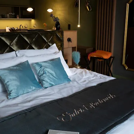 Erdei Szelencek Lägenhet Sukoró